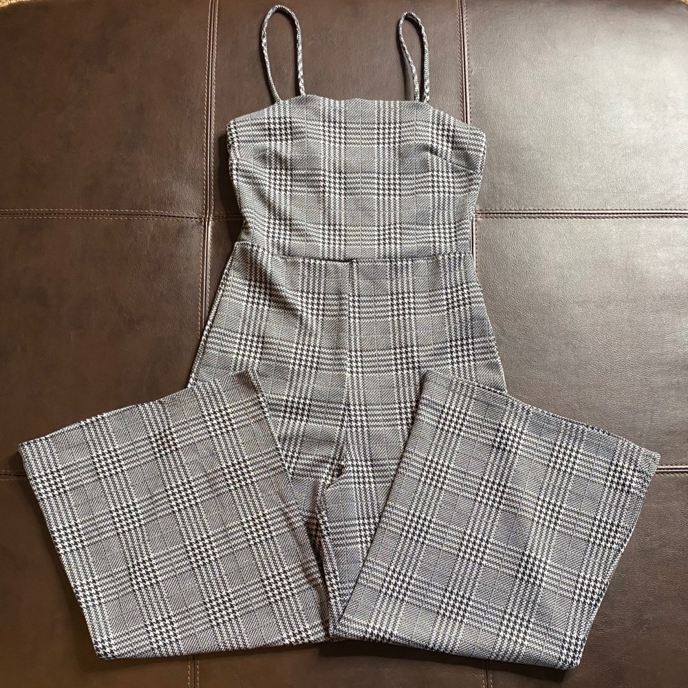 Romper - Picture 2 of 4